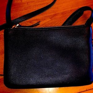 Vince Camuto like new black leather crossbody